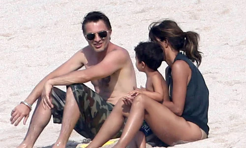 halle berry olivier martinez hepta 2336979 jpeg