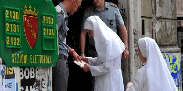 Italia: Două femei au jefuit casa unei bătrâne şi i-au furat 20.000 de euro