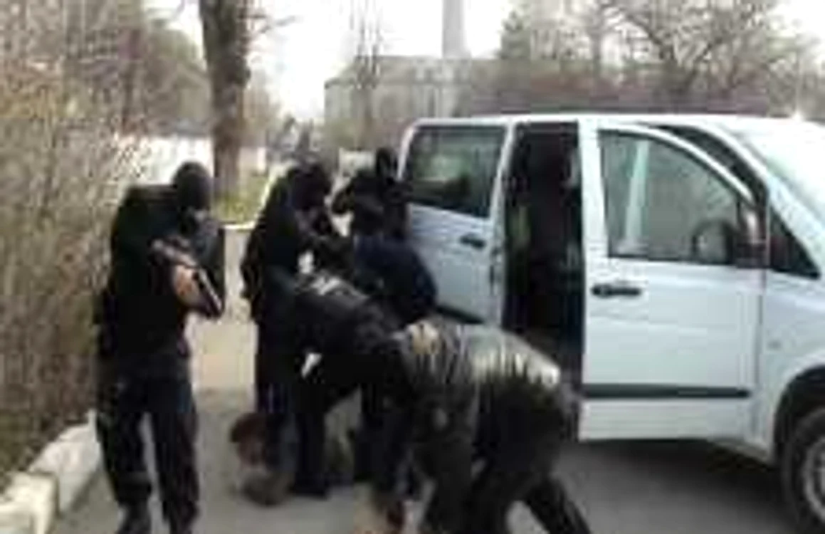 Gruparea infracţională a fost destructurată de poliţiştii buzoienie FOTO Adevărul