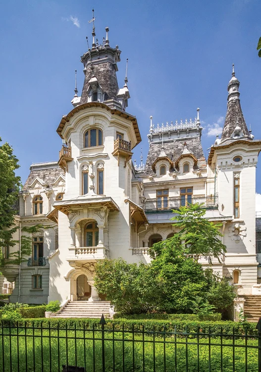 Palatul Kretzulescu a fost construit între 1902-1904, în stilul Renaşterii franceze FOTO: Editura Vremea