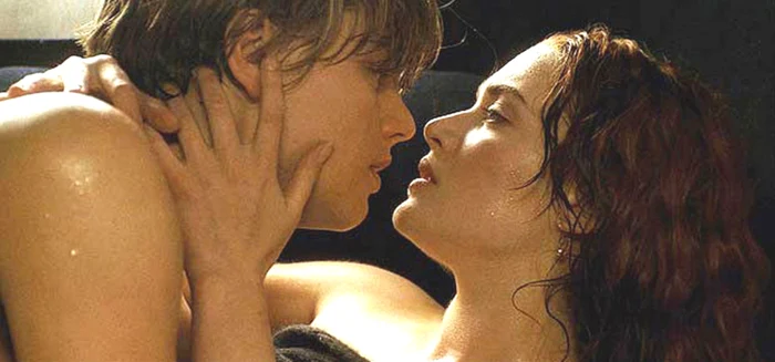 Filmul a fost lansat în anul 1997, iar în rolurile pricipale joacă Rose(Kate Winslet) și Jack( Leonardo DiCaprio).