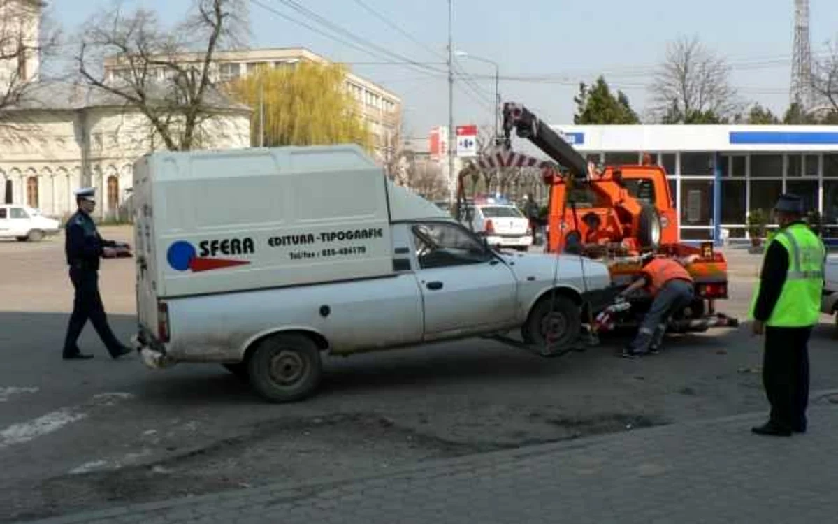 Primăria vrea intervenţia Guvernului în problema ridicării maşinilor parcate aiurea