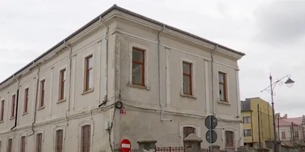 Şcoala Greacă din Constanţa - fosta Şcoală nr. 2 - devine şcoală internaţională a turcilor Sursa Youtubeå