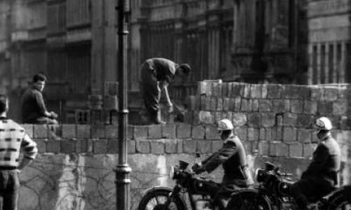 Germania de Vest intenţiona să vândă partea sa din Berlin jpeg