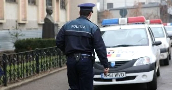 Iaşi: Ajutor de poliţist, acuzat că a bătut un octogenar