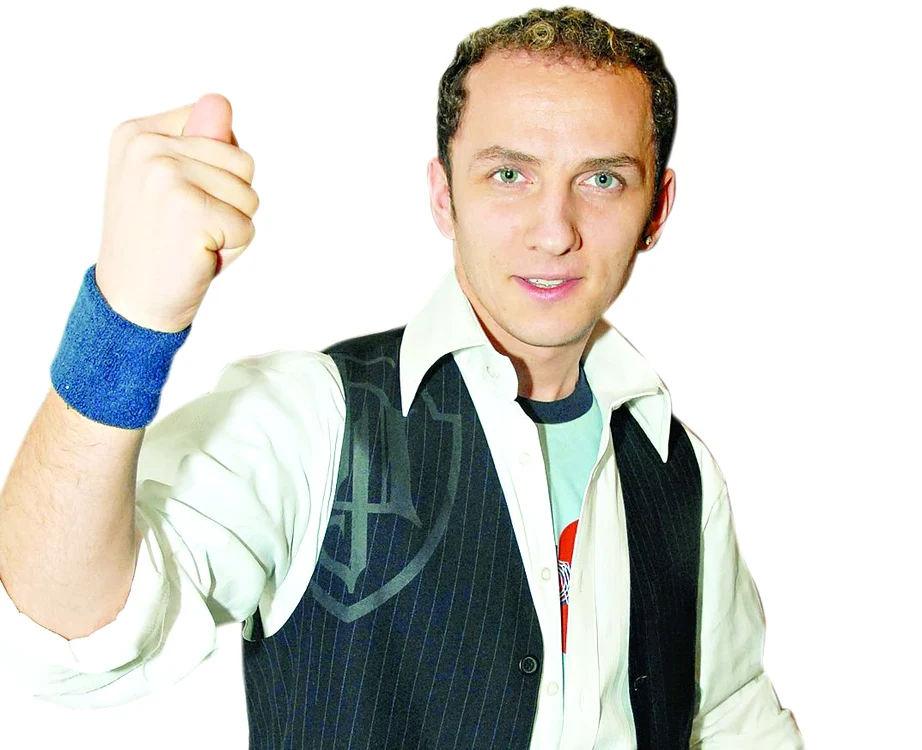 
    Mihai a ocupat  locul patru la  ediţia din 2006  a concursului  Eurovision  