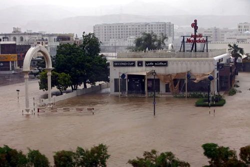 Ciclonul tropical Shaneen a lovit Omanul. FOTO AFP