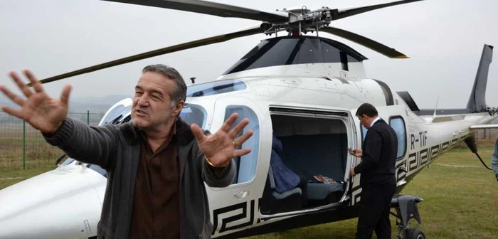 Becali a ajuns la Văgiulești cu elicopterul 