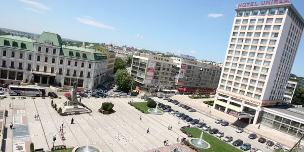 Piata Unirii Iasi jpg