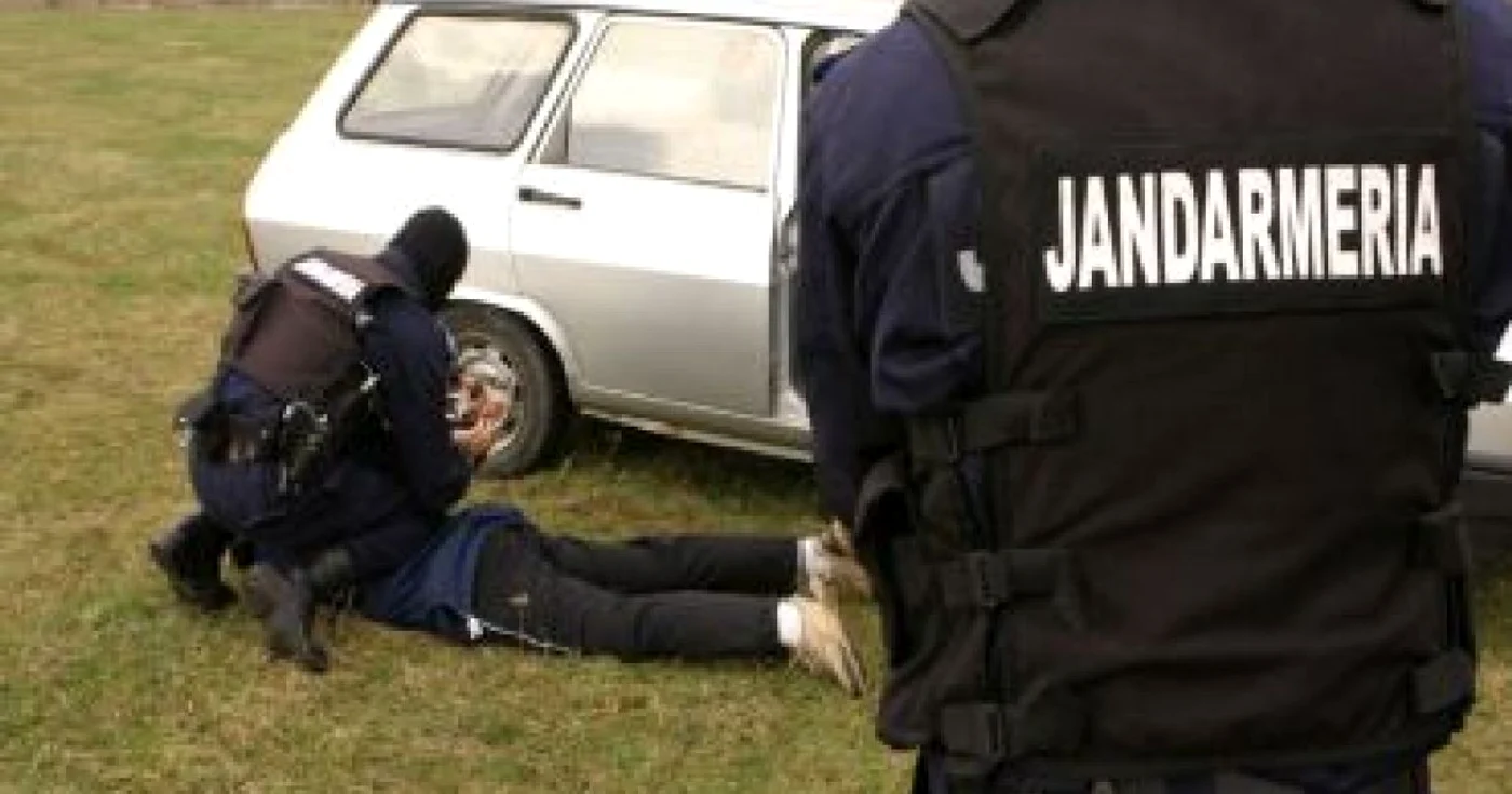 430 de jandarmi au fost avansaţi de ministrul Dan Nica