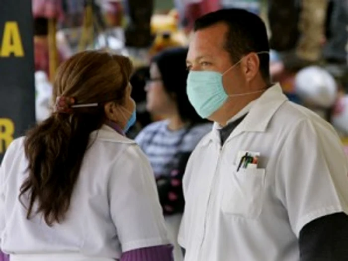 
    În fiecare zi apar noi cazuri de îmbolnăvire de gripă porcină  