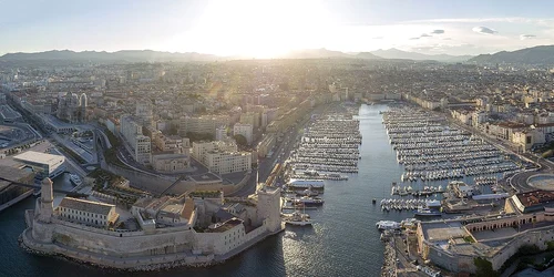 1 marseille vieux port pano Wikipedia jpg