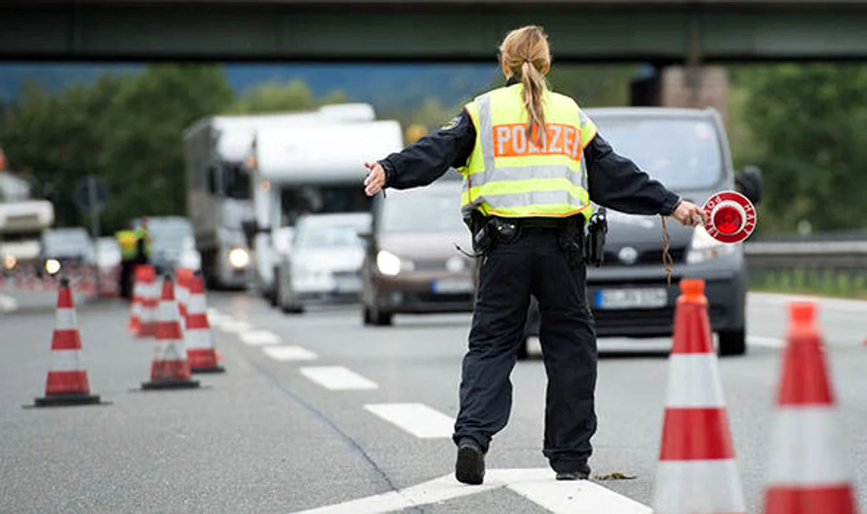 Polițistă în Germania FOTO trans.info.ro
