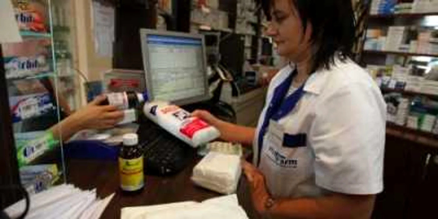 Farmaciile vor funcționa după un program special 