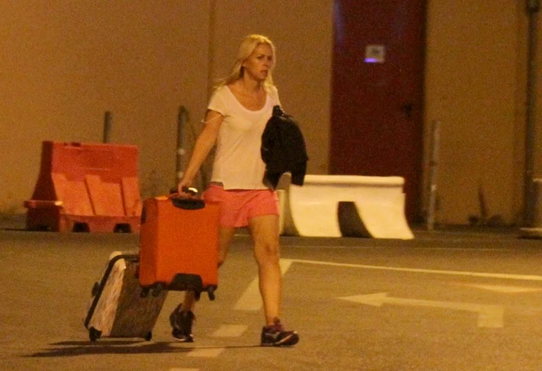 Ioana Moldovan, în pantaloni scurți la cumpărături nocturne