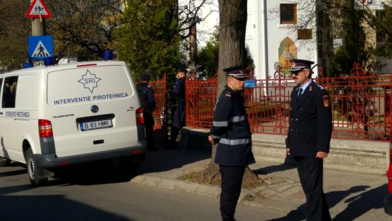 Elevul din Târgovişte care a ameninţat că aruncă în aer liceele din localitate a mărturisit că a făcut totul din plictiseală FOTO George Enache