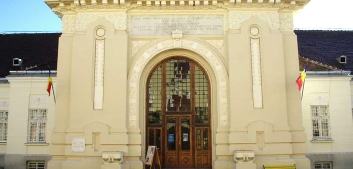 Pensionarii s-au înscris de acum două luni pe liste pentru a fi prezenţi la Alba Iulia