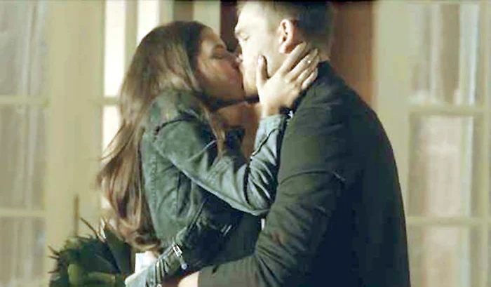 Alice se sărută cu Peter Pop