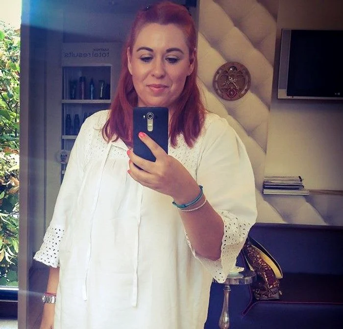 Oana Roman nu doar că a slăbit, ci şi-a schimbat şi culoarea părului