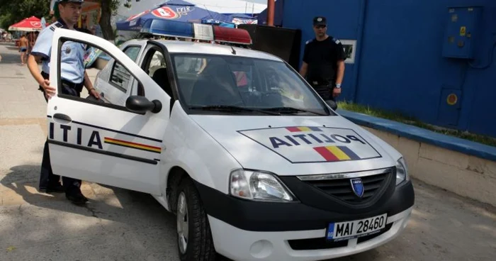 Poliţiştii îi cercetează pe hoţi în libertate