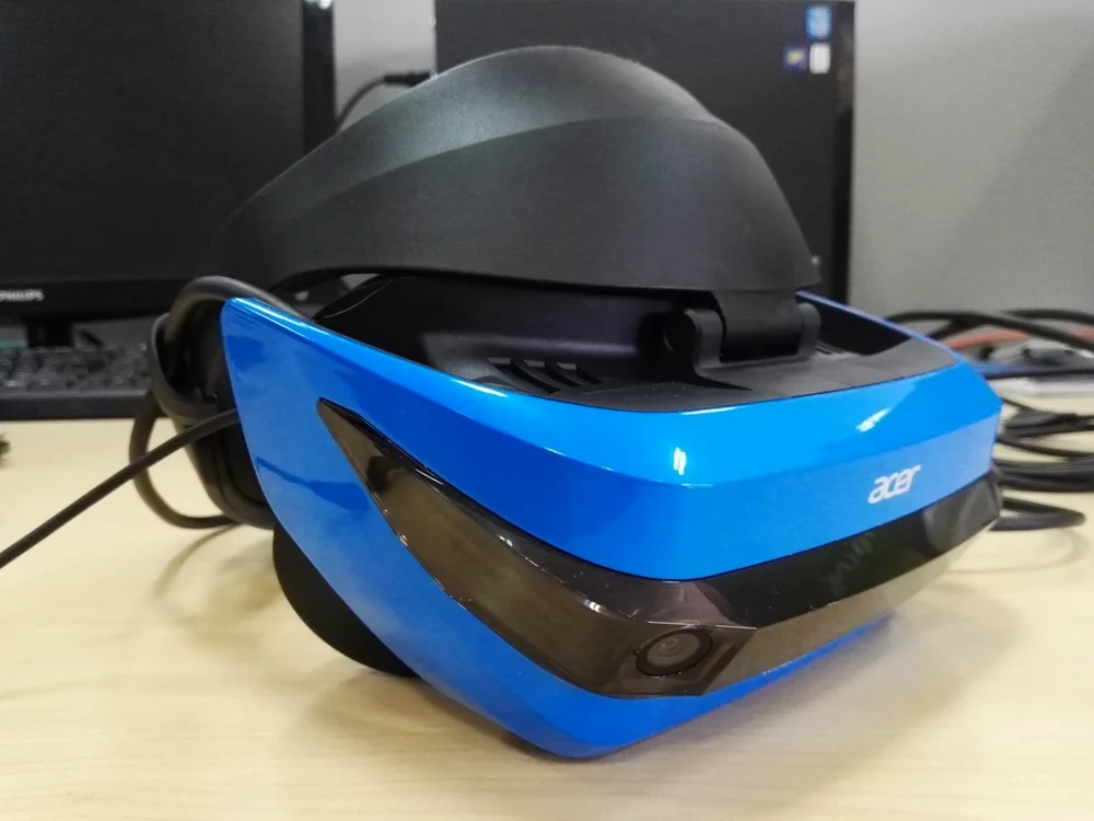 Casca Acer Windows Mixed Reality FOTO Adrian Pogîngeanu