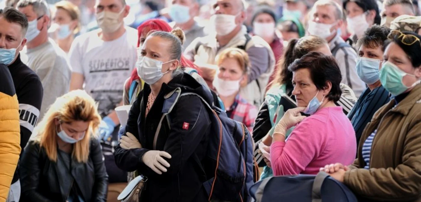 Mii de români din toate colţurile ţării au luat cu asalt Aeroportul Cluj pentru a pleca la muncă în Germania FOTO Mediafax / Raul Ştef