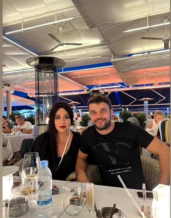 
    Oana Roman, alături de Marius Elisei și fiica lor, Isafoto: Instagram  
