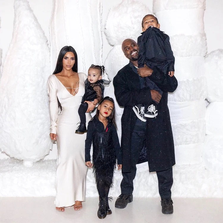 Kim Kardashian și Kanye West vor face al patrulea copil printr-o mamă surogat