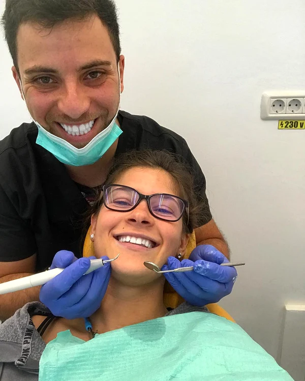 Jeremy nu este pasionat doar de gătit. El este medic stomatolog
