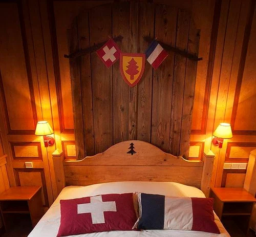 La acest hotel se acceptă atât euro, cât și franci elvețieni Foto: Facebook Hotel Arbez 