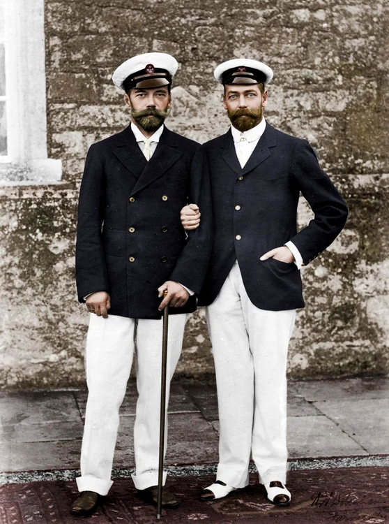 Țarul Nicolae al II-lea Romanov și Regele George al V-lea semănau izbitor de mult. FOTO: Profimedia