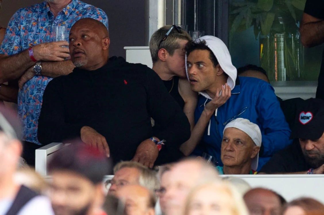 Rami Malek și Emma Corrin la concertul lui Bruce Springsteen. Foto: Profimedia Images