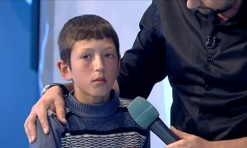 main copil greu jpeg