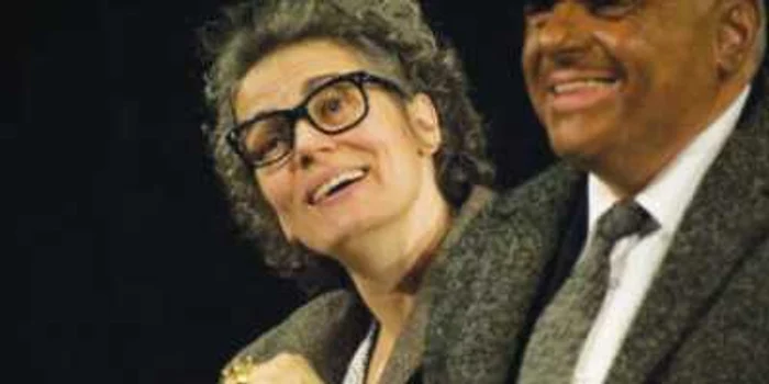 Un spectacol în marşarier