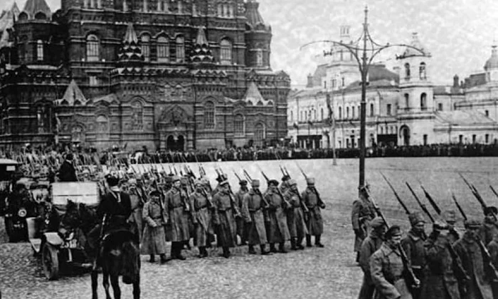 Rusia între război și revoluție (1914 1921) jpeg