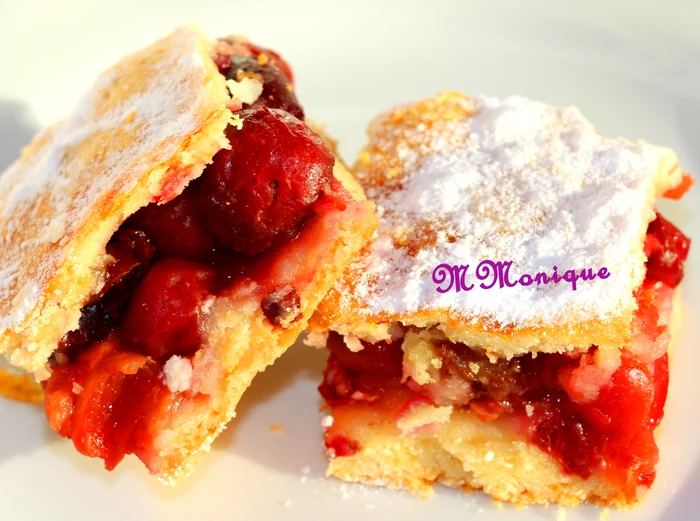 
    Plăcintă cu vişine  