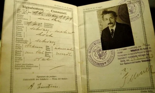 Cum arată personalităţile internaţionale în fotografiile din paşaport jpeg