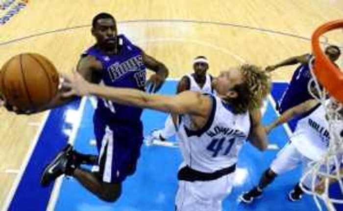 Evans (la minge) a fost imperial în meciul cu Chicago Bulls