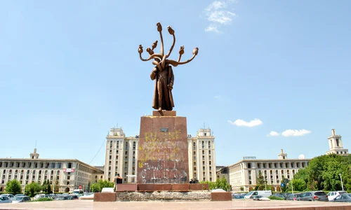Hidra, Piaţa a Presei Libere Bucuresti, foto Artmark