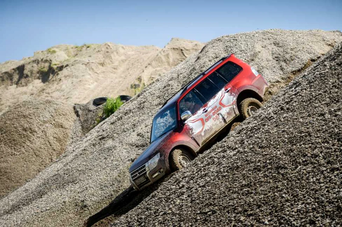 Mitsubishi off-road day