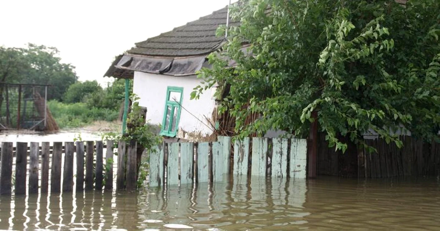 Foto arhivă - Localitatea Ceatachioi, afectată de inundaţii