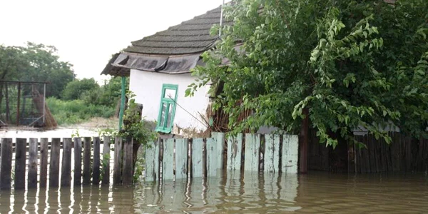 Foto arhivă - Localitatea Ceatachioi, afectată de inundaţii