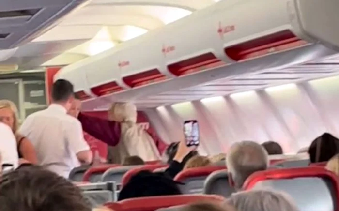 Femeia a făcut scandal în timpul zborului