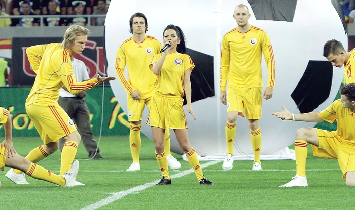 2011. La inaugurarea Stadionului Naţional Arena, solista a fost huiduită