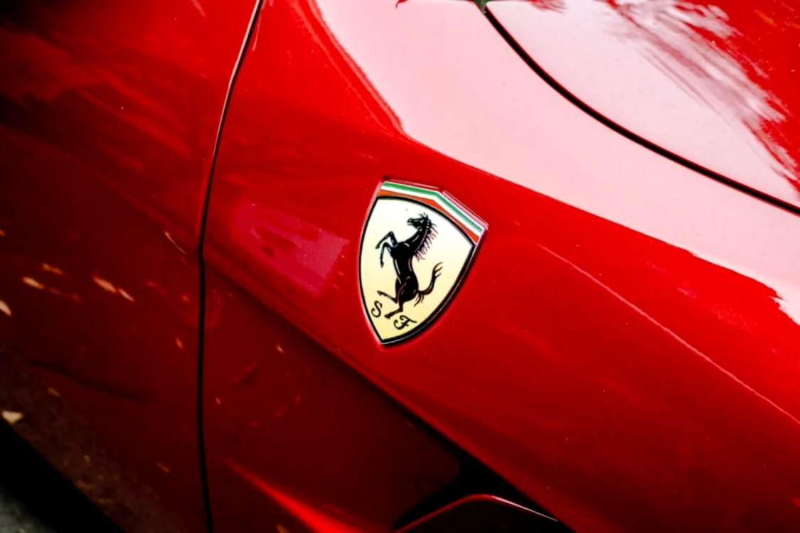 ferrari sigla