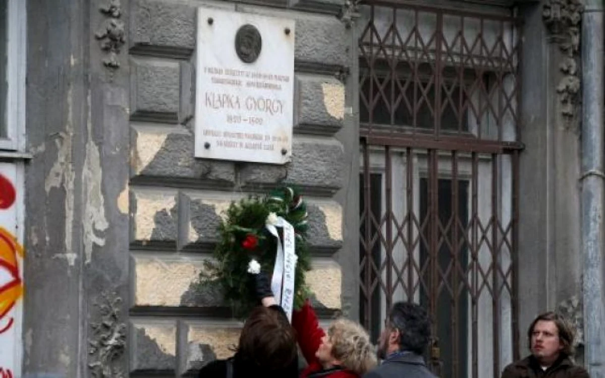 Plăcuţă comemorativă la casa lui generalului Klapka