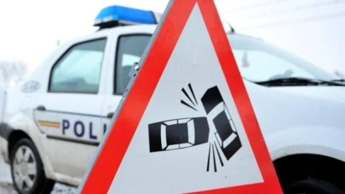 Două maşini, un taxi şi un Tico, au fost implicate în accident    FOTO: Adevărul