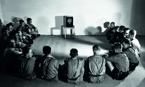 Cum funcționa maşinăria de cucerit minţile germanilor în timpul celui de al Treilea Reich? jpeg