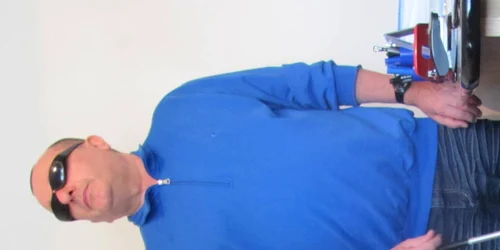 Pavel Mureşan şi Iosif Codrea (foto dreapta) spun că nevăzătorii nu se pot descurca fără asistenţi personali
