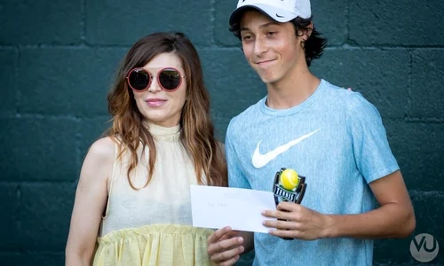 4 lorena sarbu si un jucator pe care il sponsorizeaza jpg jpeg